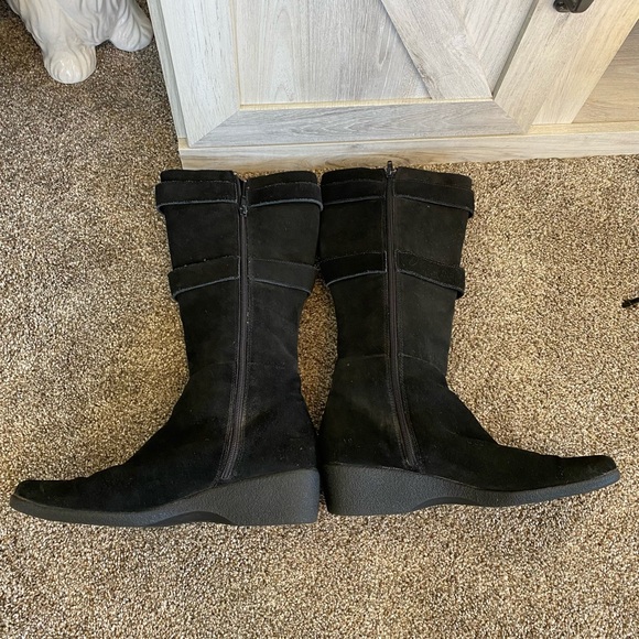 Etienne Aigner Tall Signature Suede Buckle Wedge Boots Size 10 Leather - Picture 12 of 14